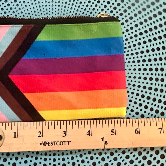 LGBTQ+ Pride coin purse; 5.5" By 4.5 " Pre-Owned - Picture 4 of 7